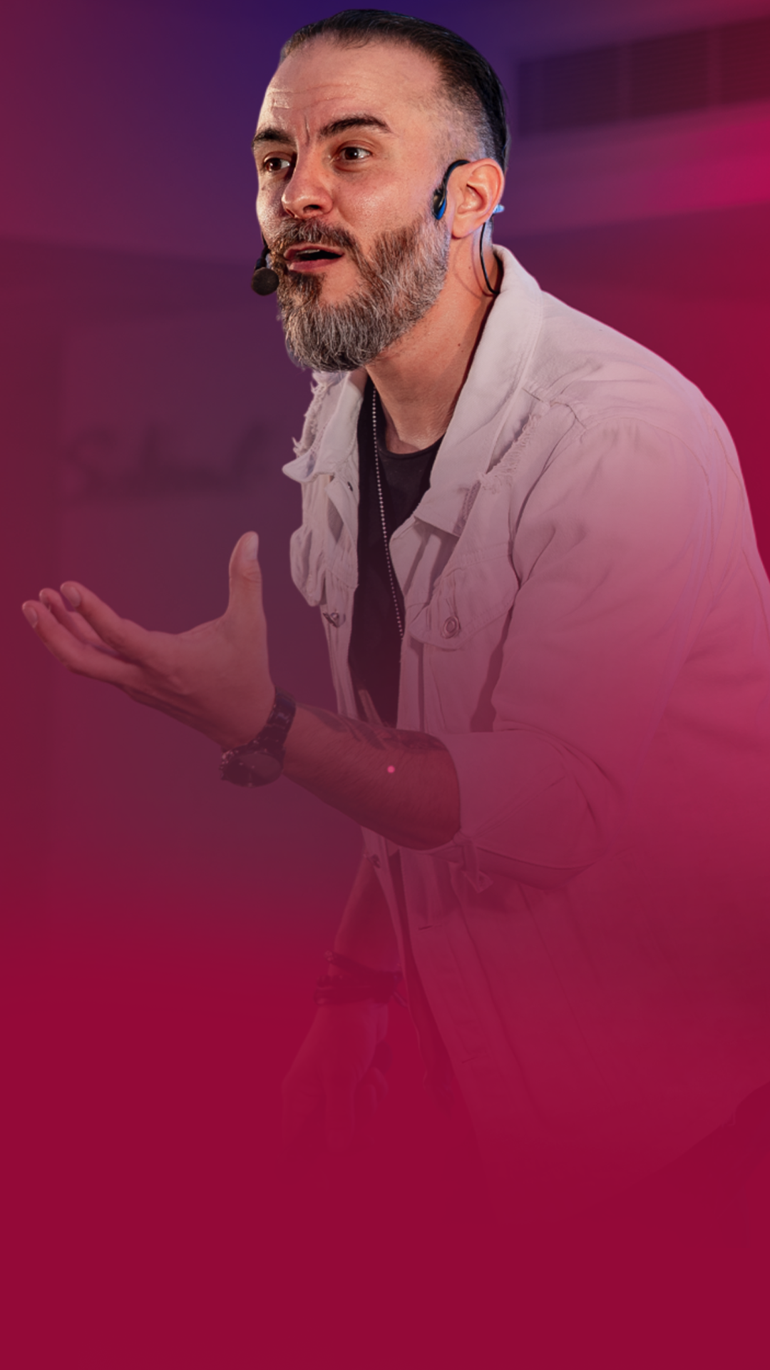 Cesar Kensen durante la masterclass Vende Tus Redes